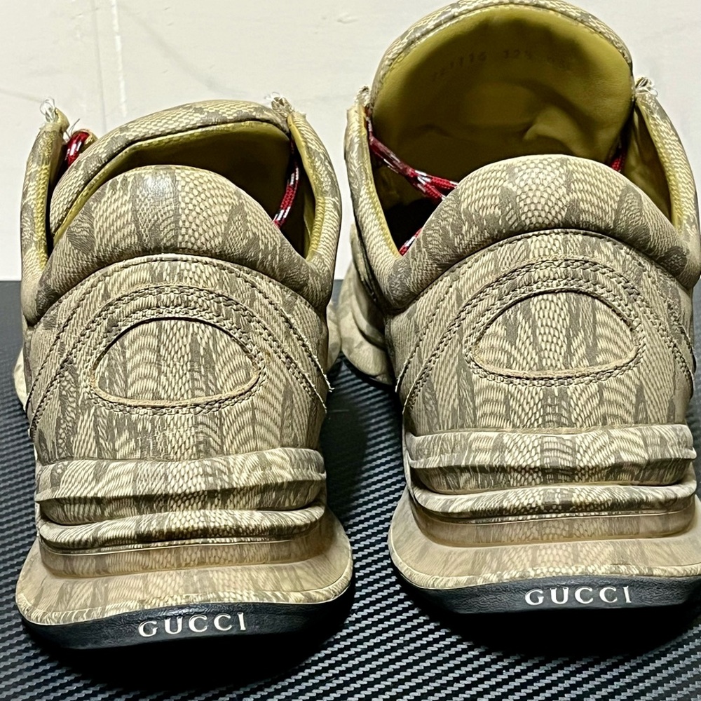 Gucci Run Sz 12.5  Beige Monogram Sneakers with Red Accents - Picture 9 of 11